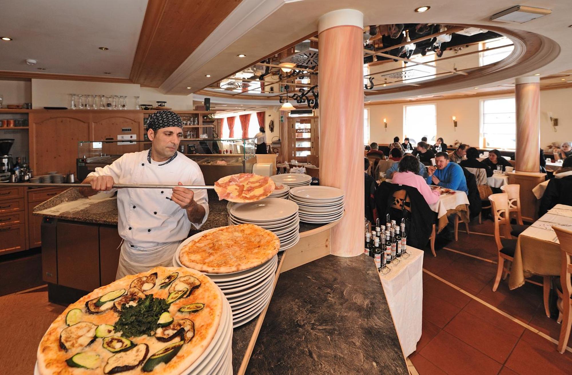 Hotel Touring Livigno Ngoại thất bức ảnh